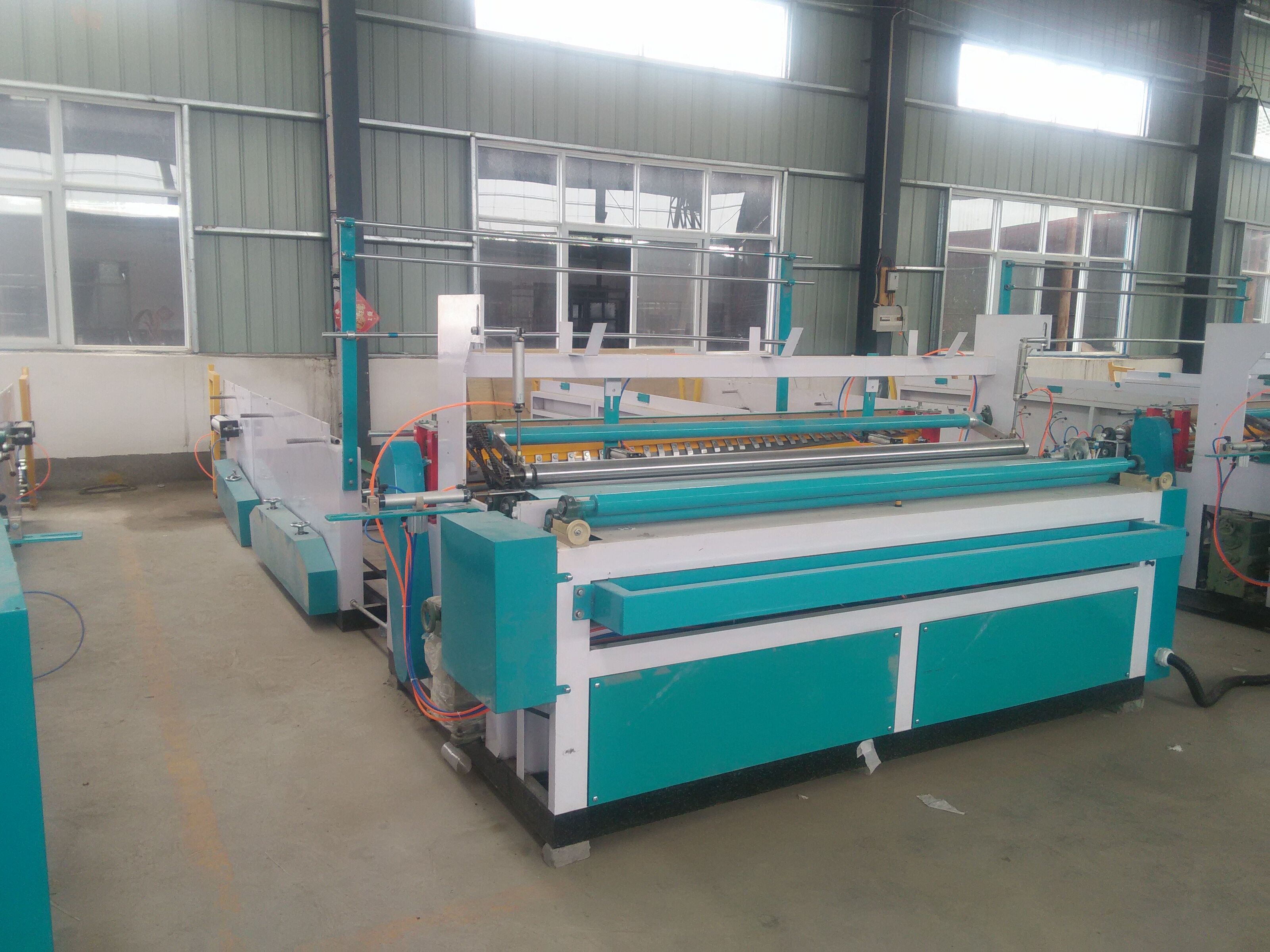 河南周口全自動衛生紙復卷機發(fā)貨